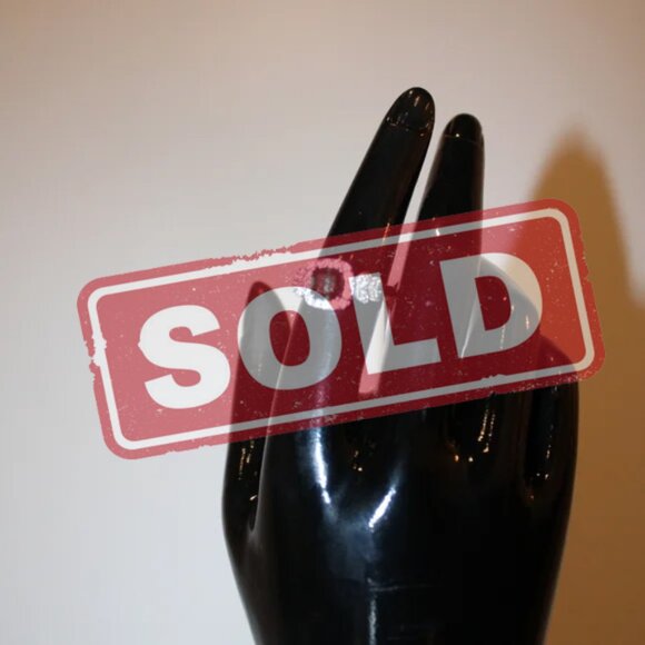 Brand new Sapphire and Emerald ring - Picture 1 of 5